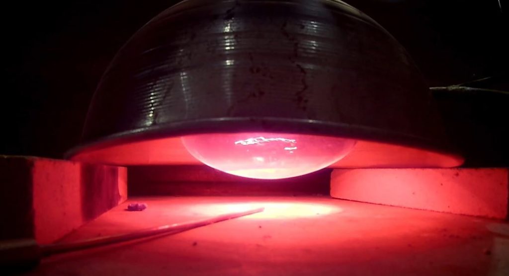 What waves are used in heat lamps